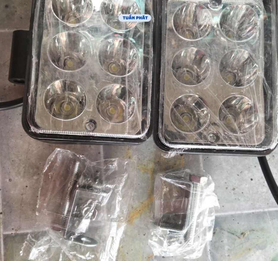 Đèn trợ sáng 8 mắt .6 mắt trắng